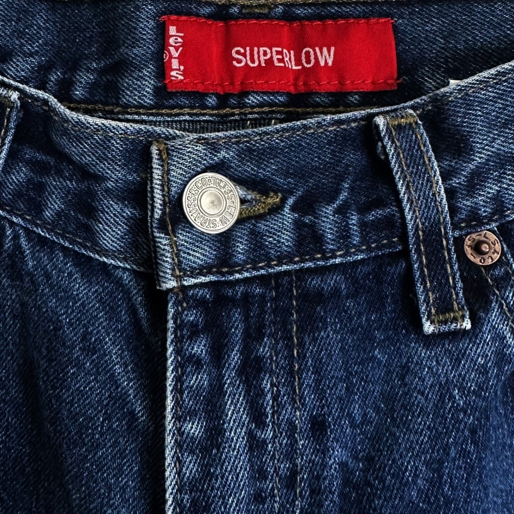 Levi's 518 Super Low Bootcut Jeans Woman Size 9 JR M Dark Wash Denim Y2K Vintage - Picture 7 of 10